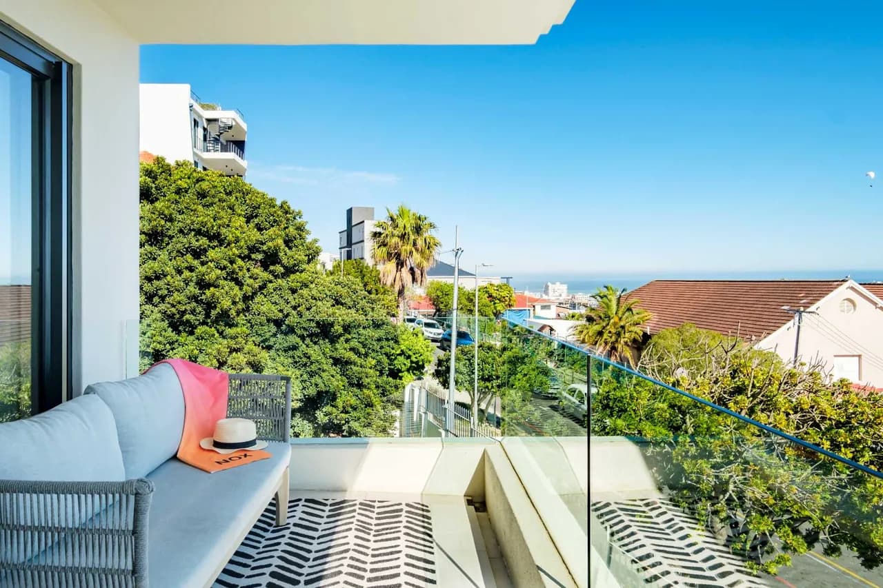 Inviting Two Bedroom Retreat in Cape Town, Foto 3