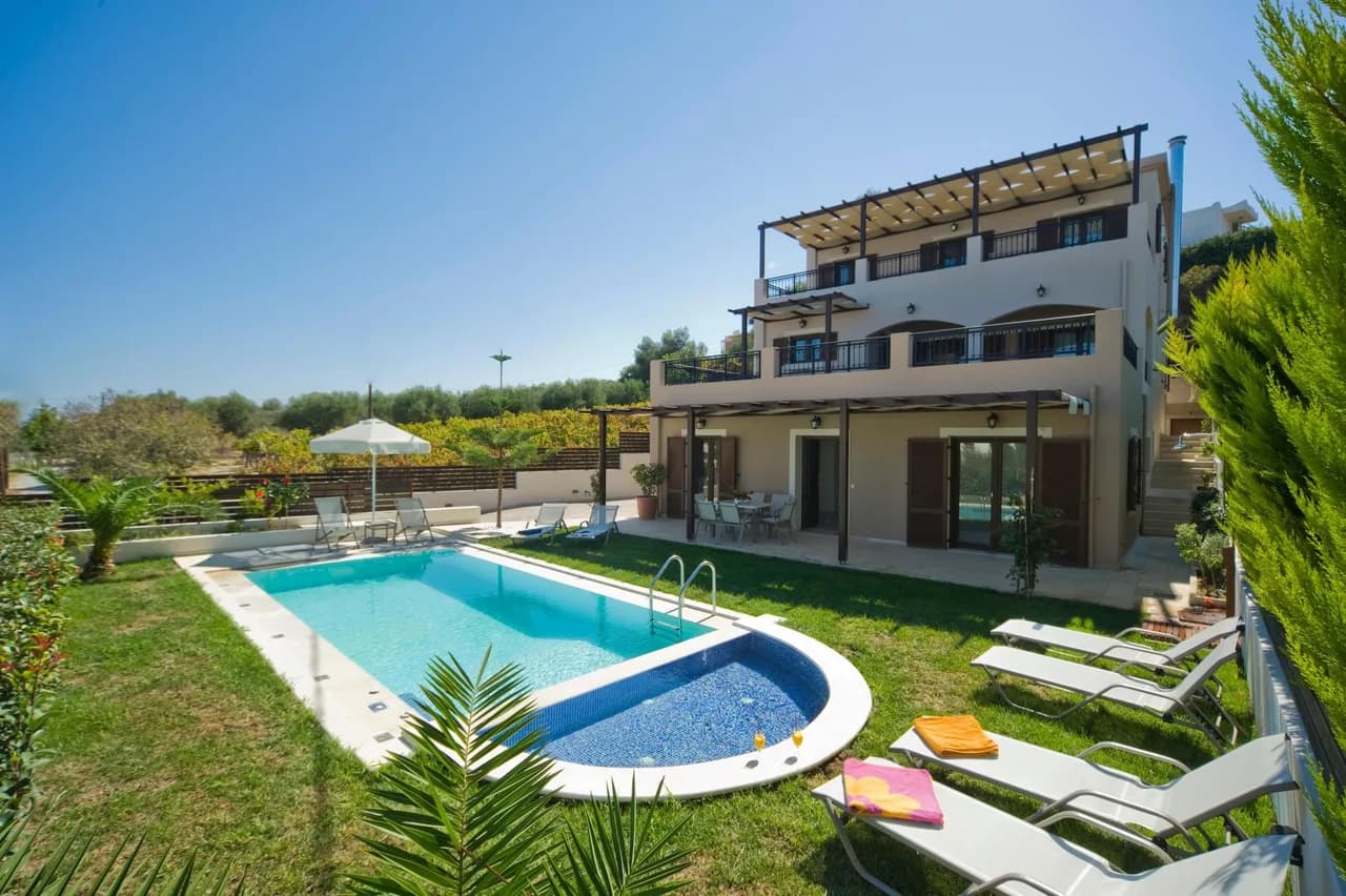 Villa Familiar de Seis Habitaciones en Creta, foto 3