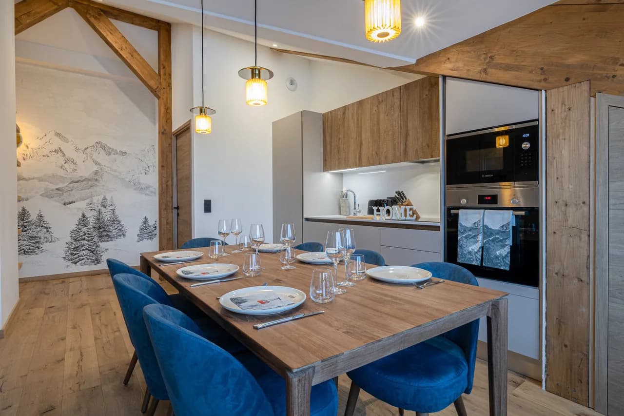 Charming Three-Bedroom Apartment in French Alps Ski Resorts photo 4