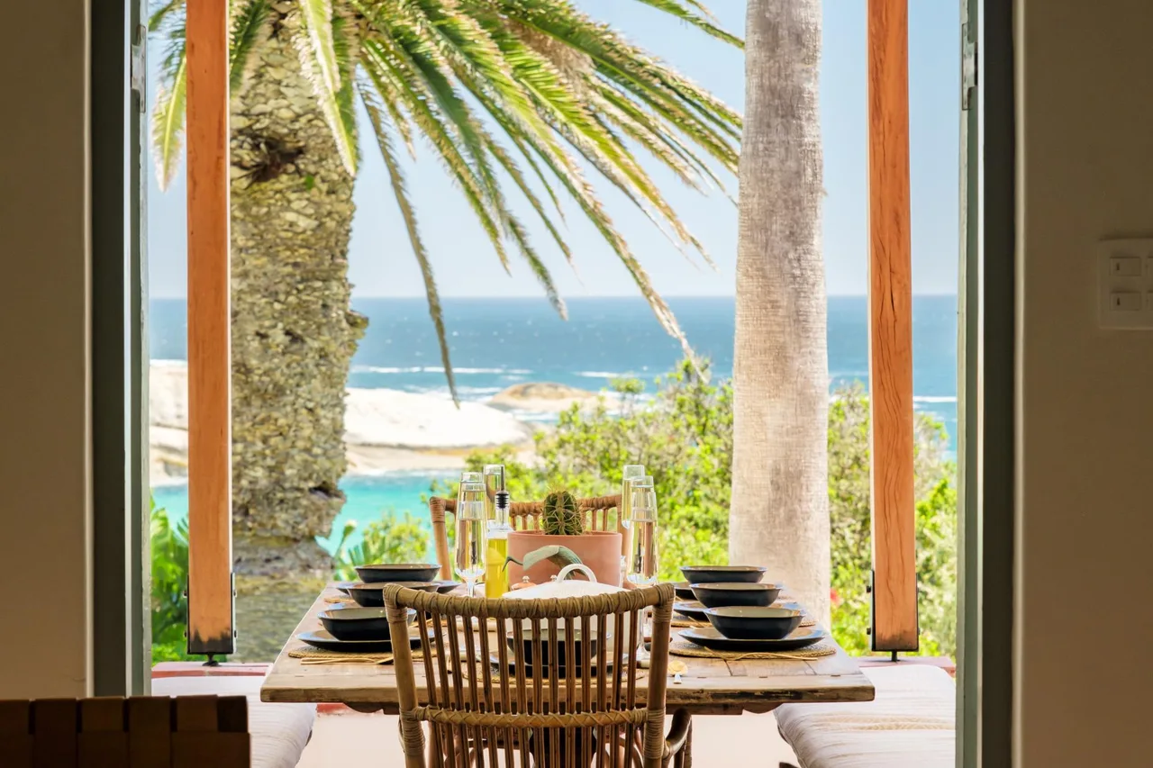 Beachfront Five-Bedroom Retreat in Llandudno, Cape Town, Foto 3