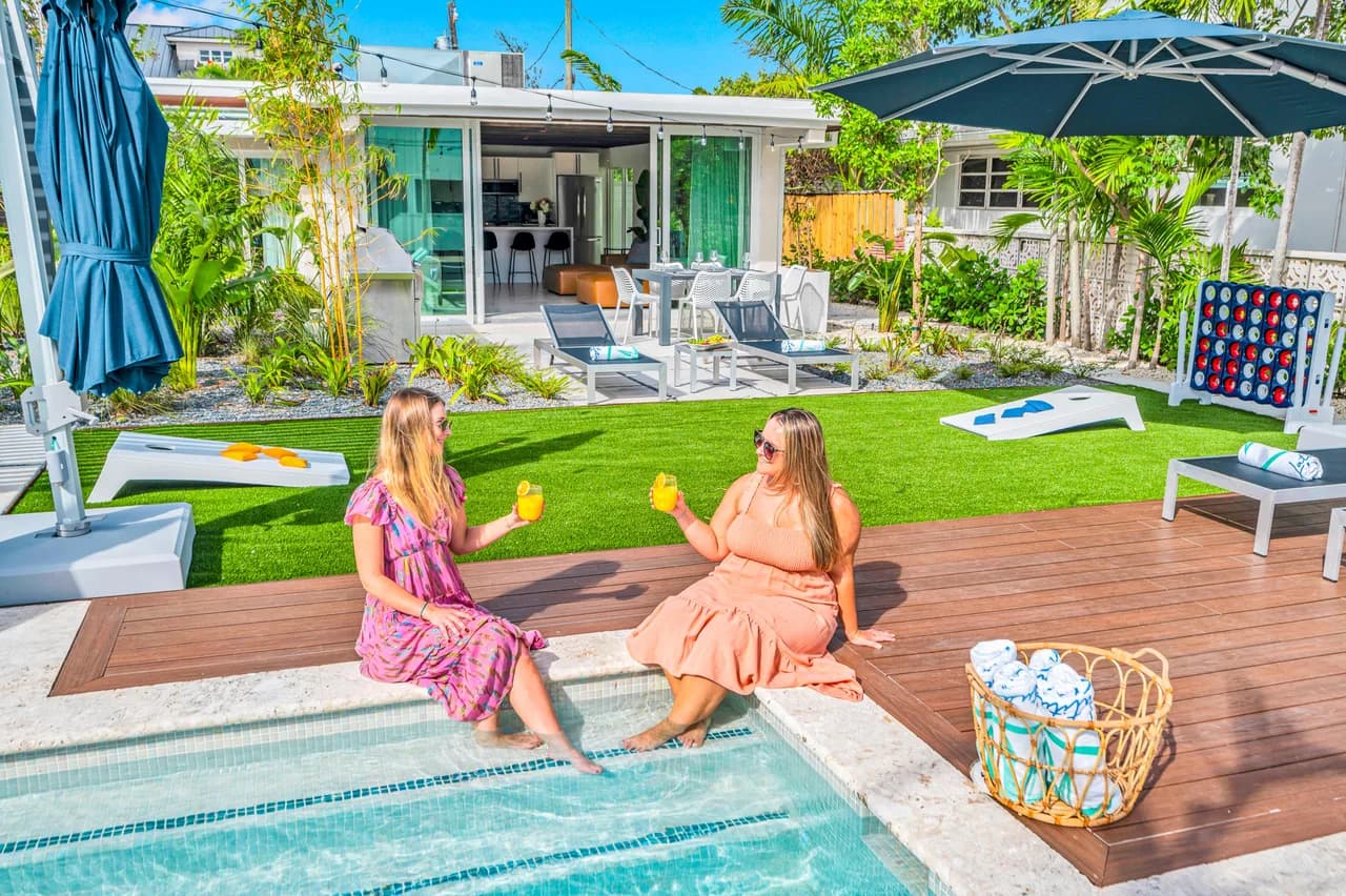 Waterfront Compound with Two Heated Pools in Fort Lauderdale photo 4