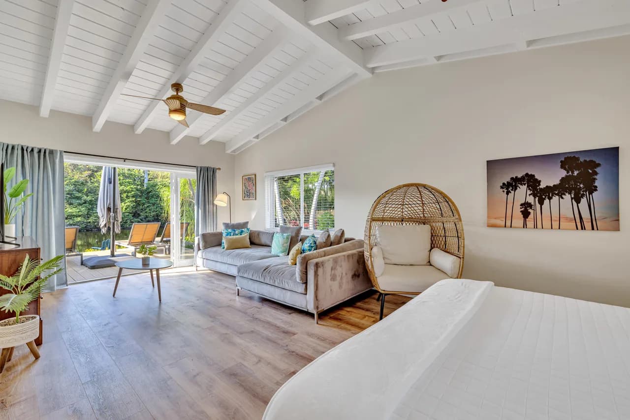 Waterfront Seven Bedroom Residence in Soroka Shores, photo 4