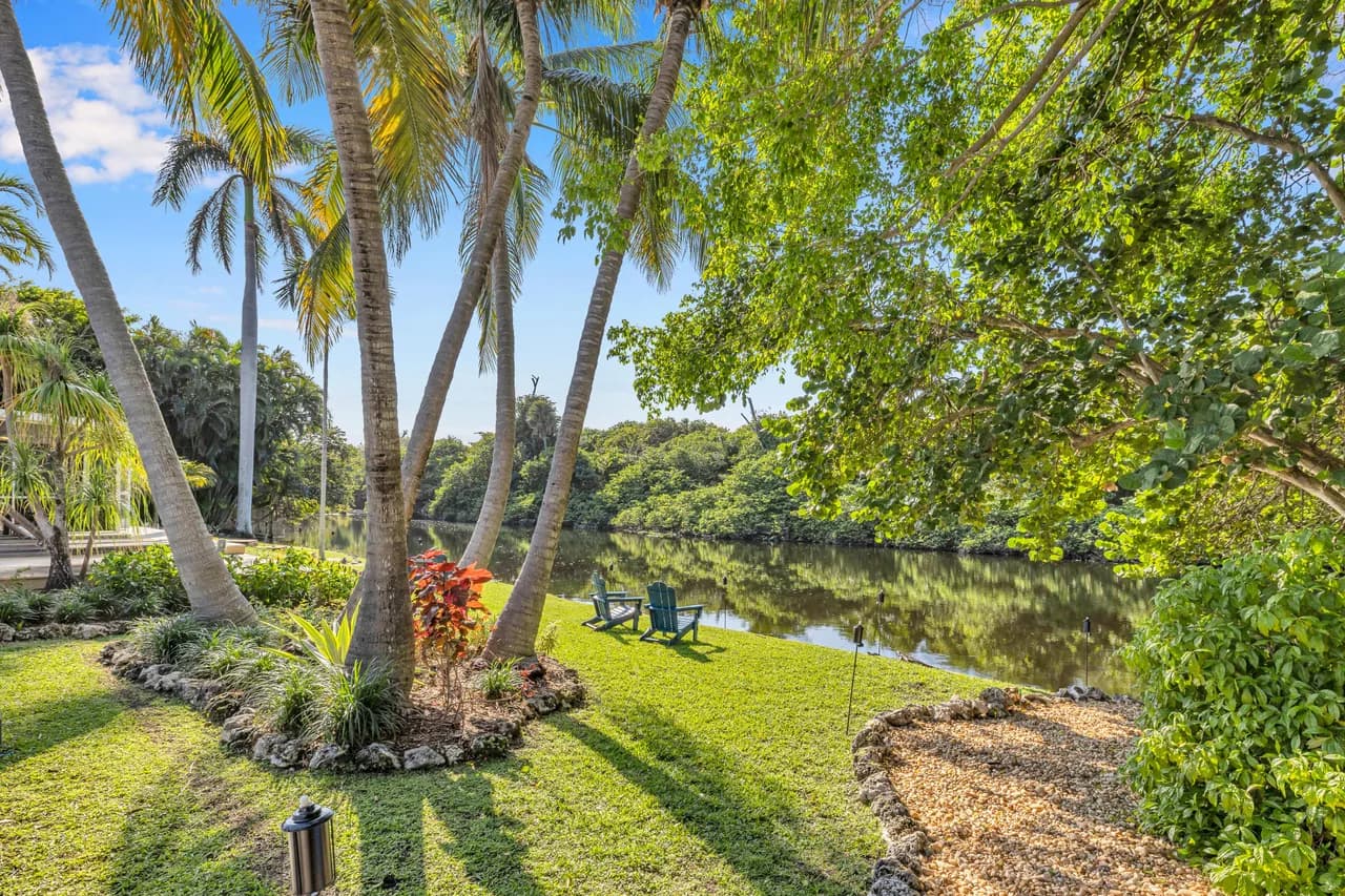Waterfront Seven Bedroom Residence in Soroka Shores, photo 5