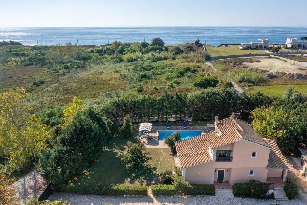 Secluded Beachside Villa in Chalikounas, Corfu, Foto 4