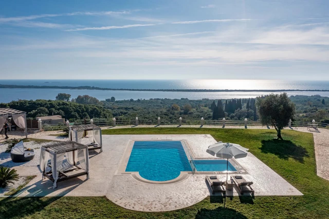 Mediterranean View Two-Bedroom Villa in Chlomatiana, foto 2