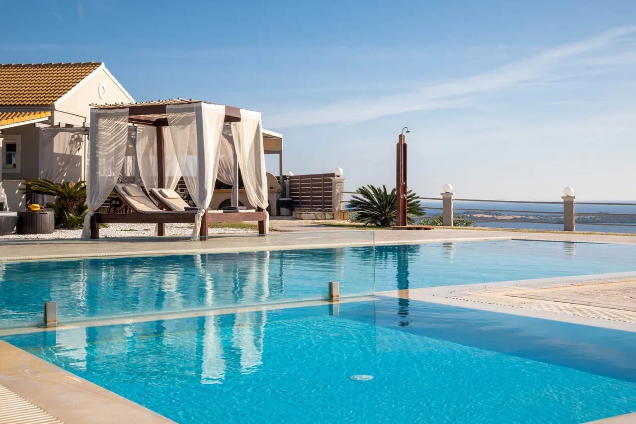 Mediterranean View Two-Bedroom Villa in Chlomatiana, foto 3