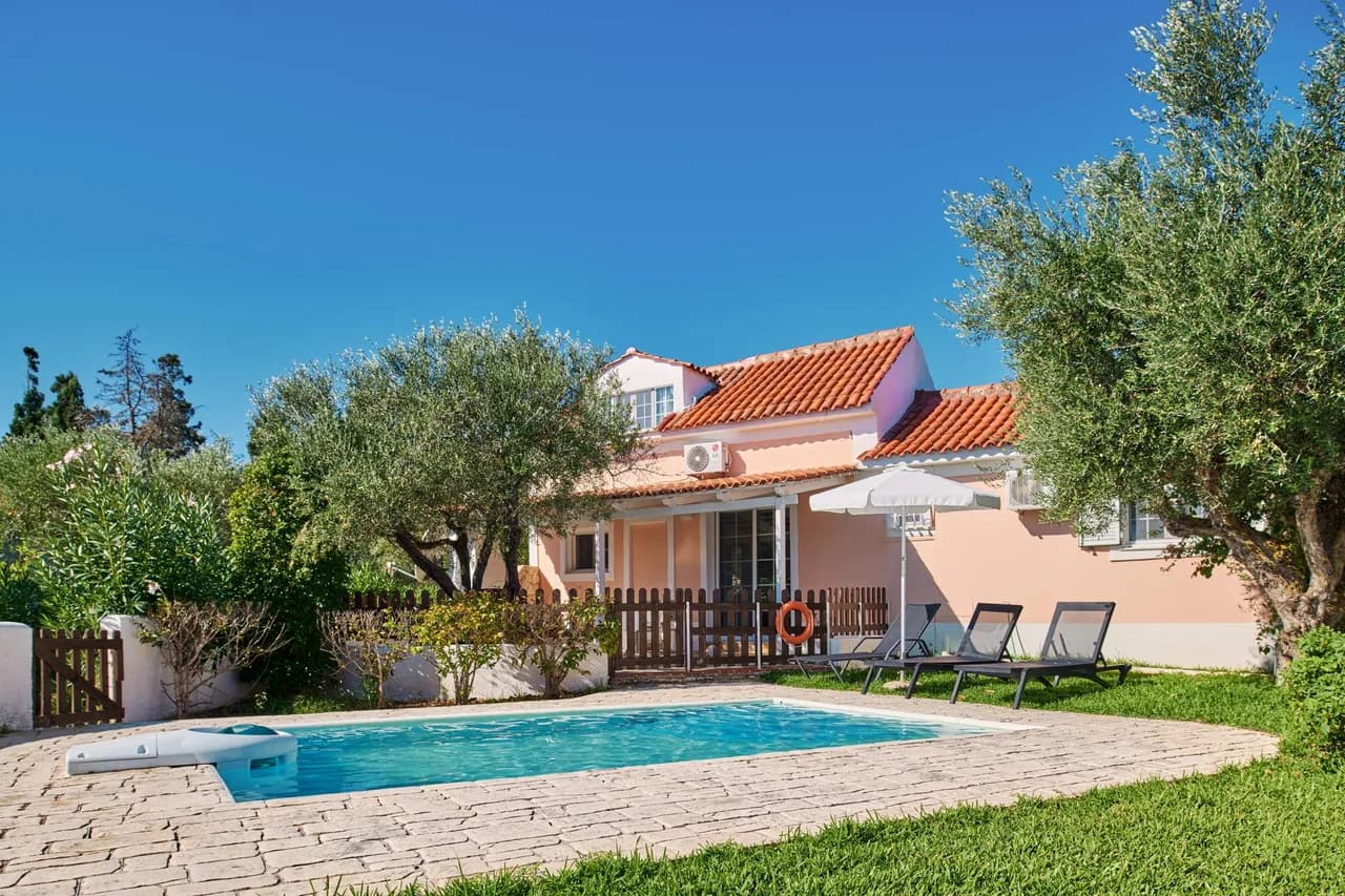 Cozy Two-Bedroom Villa in Porto Roma