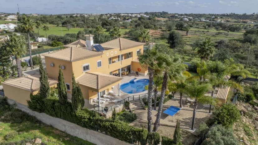 Modern Three Bedroom Villa in Algarve