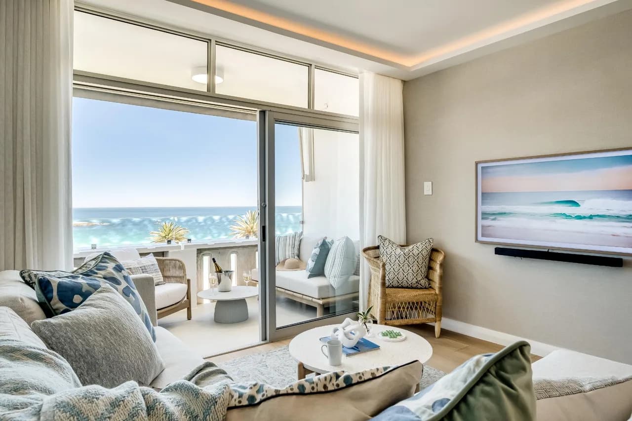 Beachfront Two Bedroom Apartment in Camps Bay, Foto 2