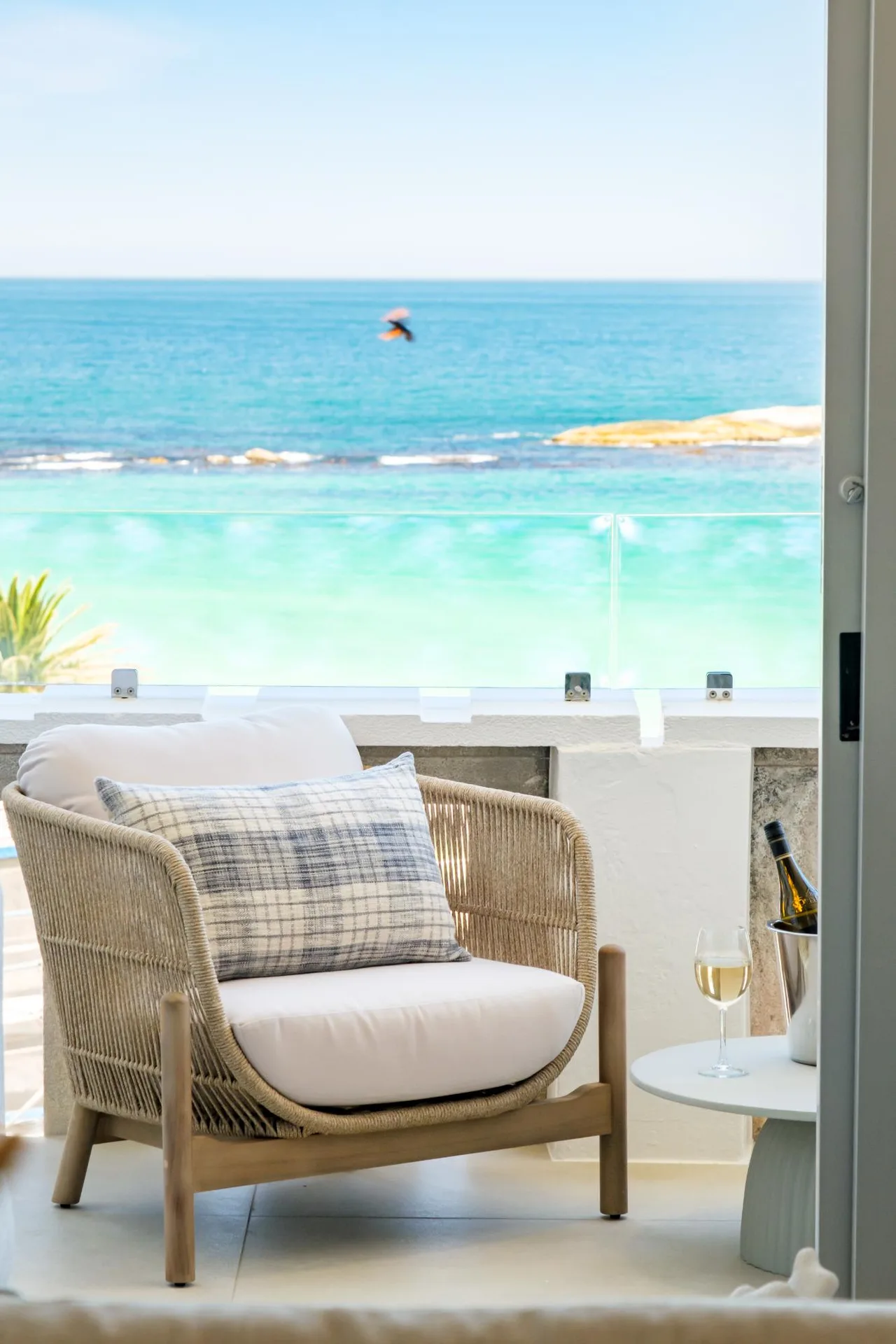 Beachfront Two Bedroom Apartment in Camps Bay, Foto 4