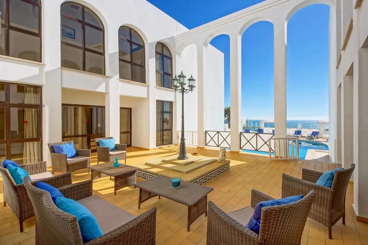 Spacious Five Bedroom Villa in Algarve photo 4