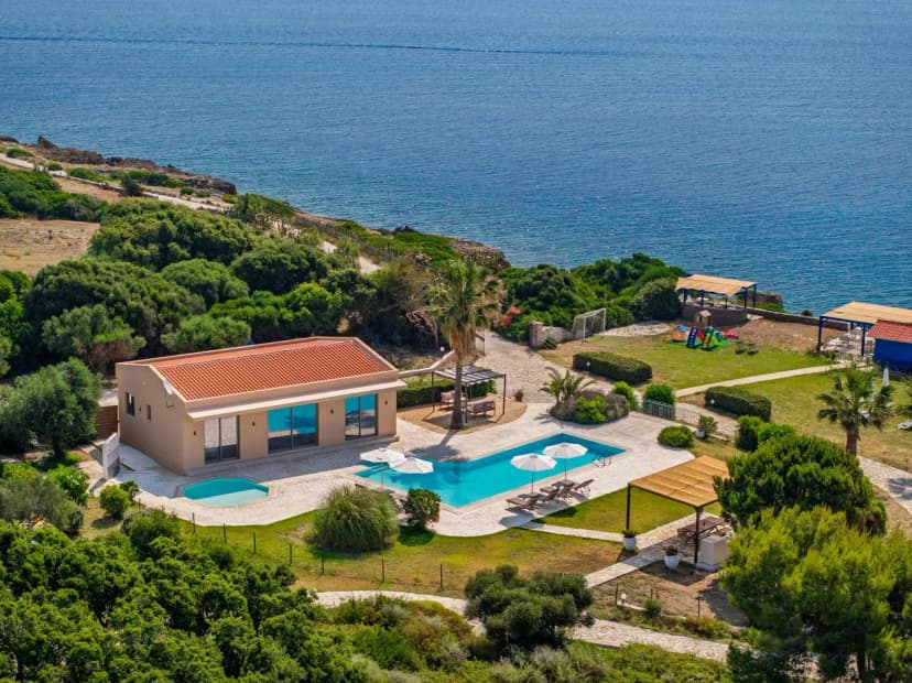 Airy Four Bedroom Retreat in Corfu