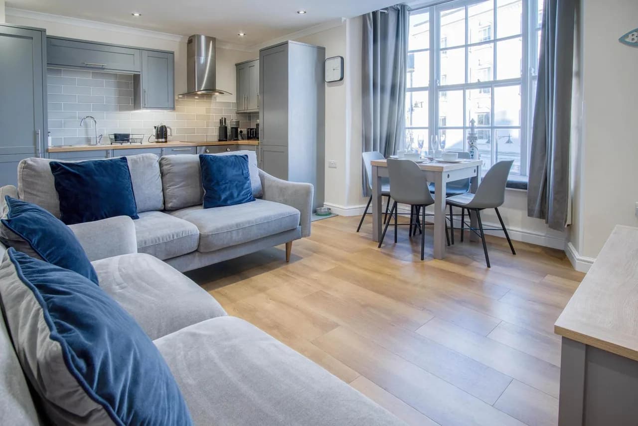 Beach View Three Bedroom Apartment in Tenby, photo 5