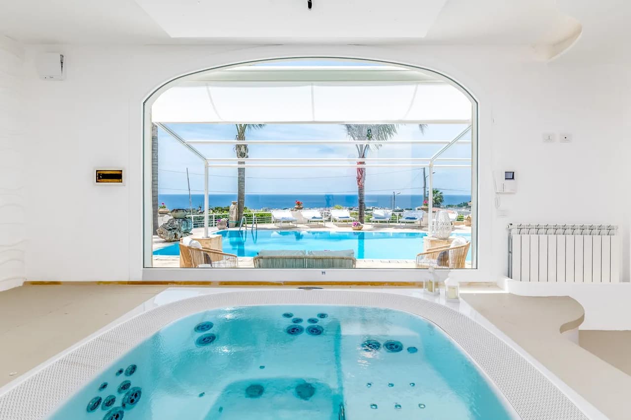 Elegant Five Bedroom Retreat in Puglia photo 2