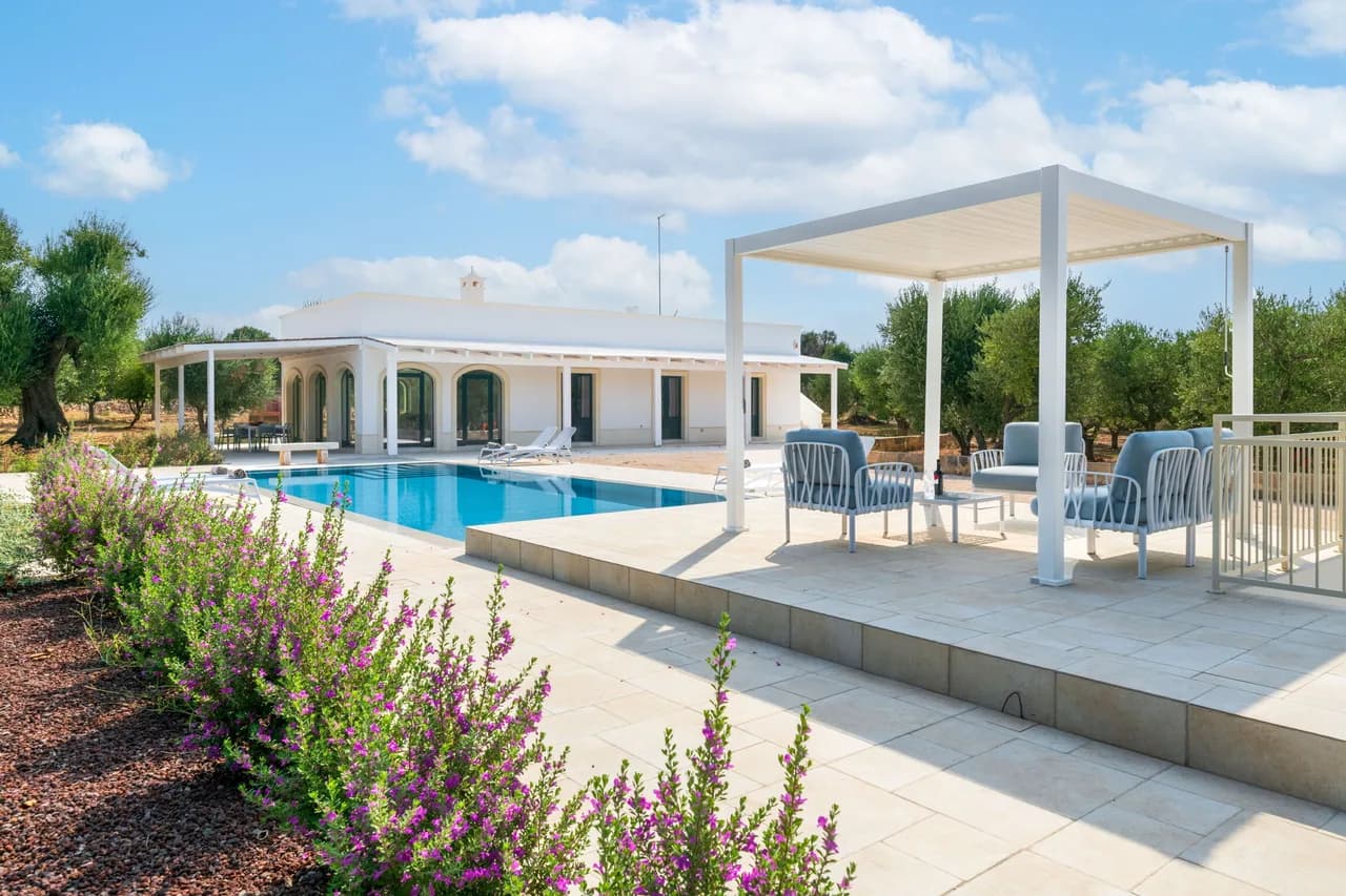 Tranquil Three Bedroom Villa in Puglia photo 2