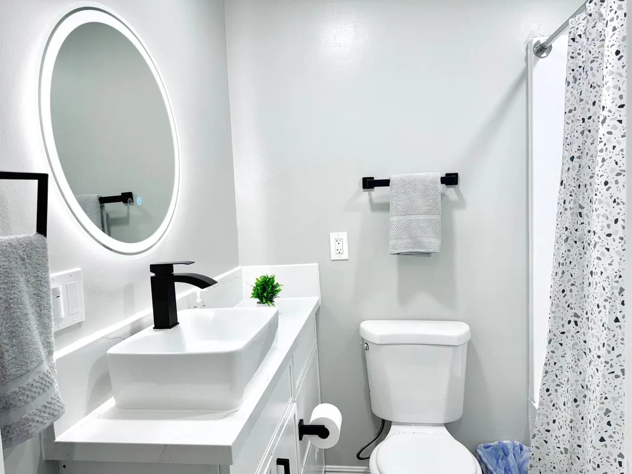 Rogers Rd 3BR 2BA | Near Downtown San Diego photo 5