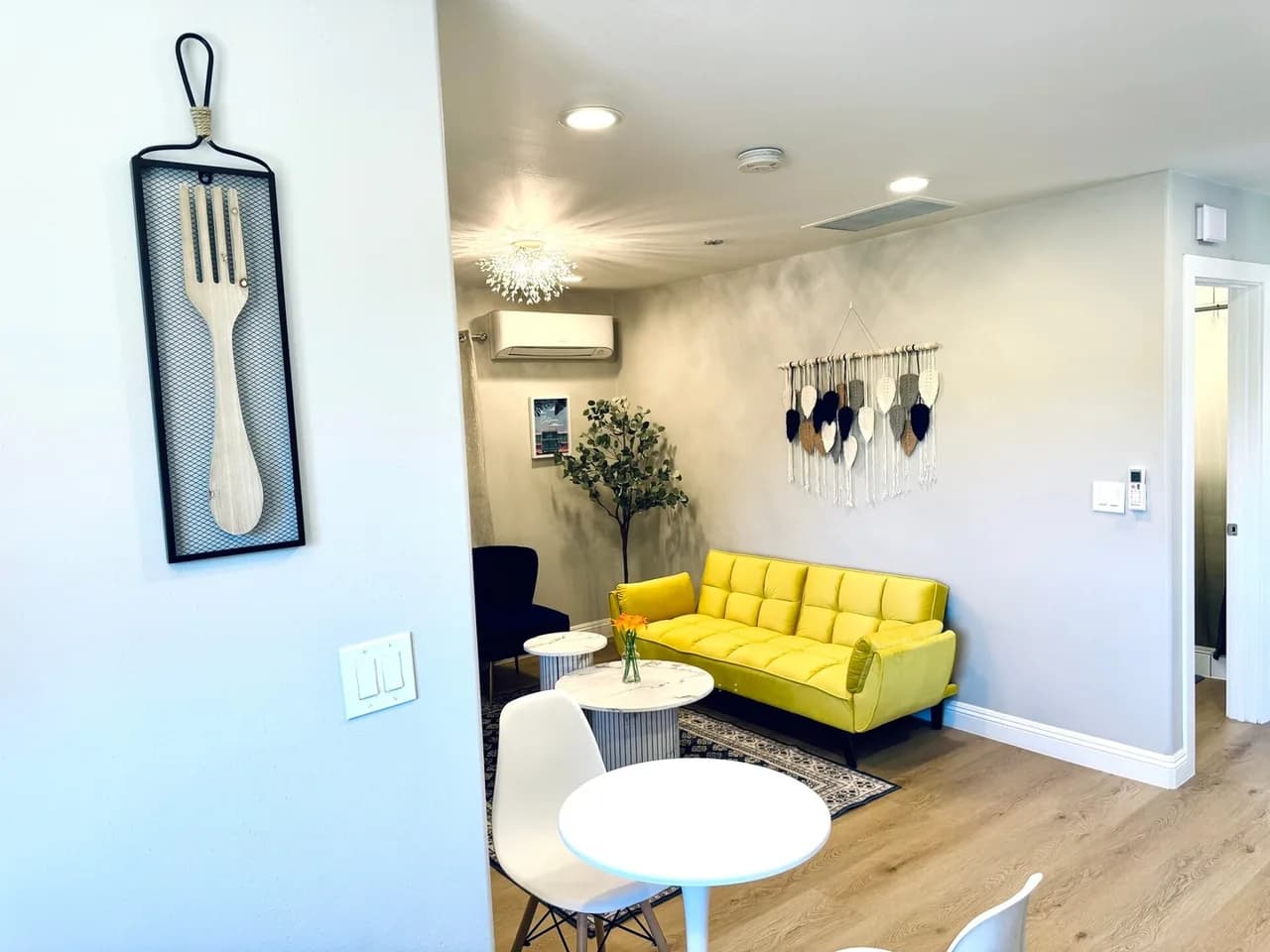 Rogers Rd 3BR 2BA | Near Downtown San Diego photo 3