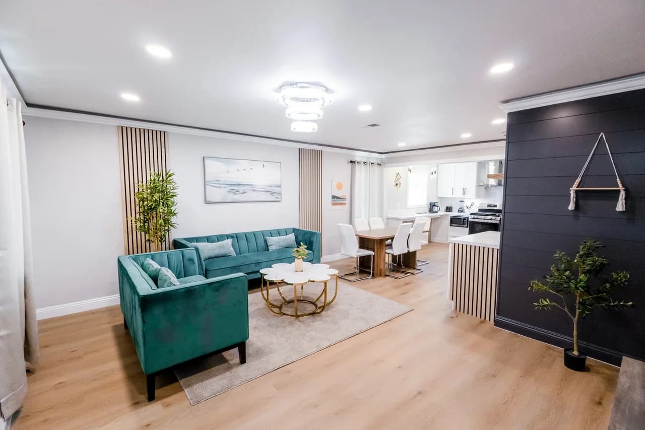 Modern Four Bedroom Home in Paradise Hills, San Diego, Foto 2
