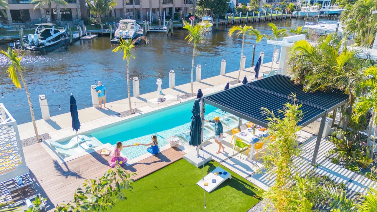Waterfront Seven Bedroom Villa in Soroka Shores, foto 2