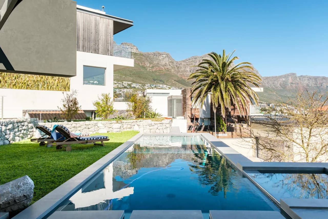 Luxurious Five Bedroom Villa in Camps Bay, Foto 4