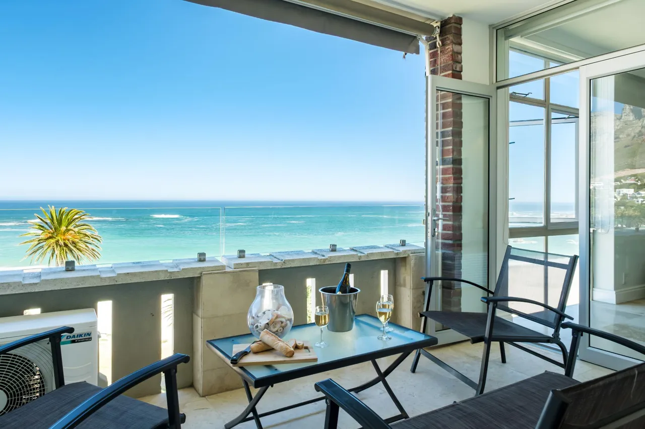 Beachside Two Bedroom Villa in Camps Bay, Foto 4