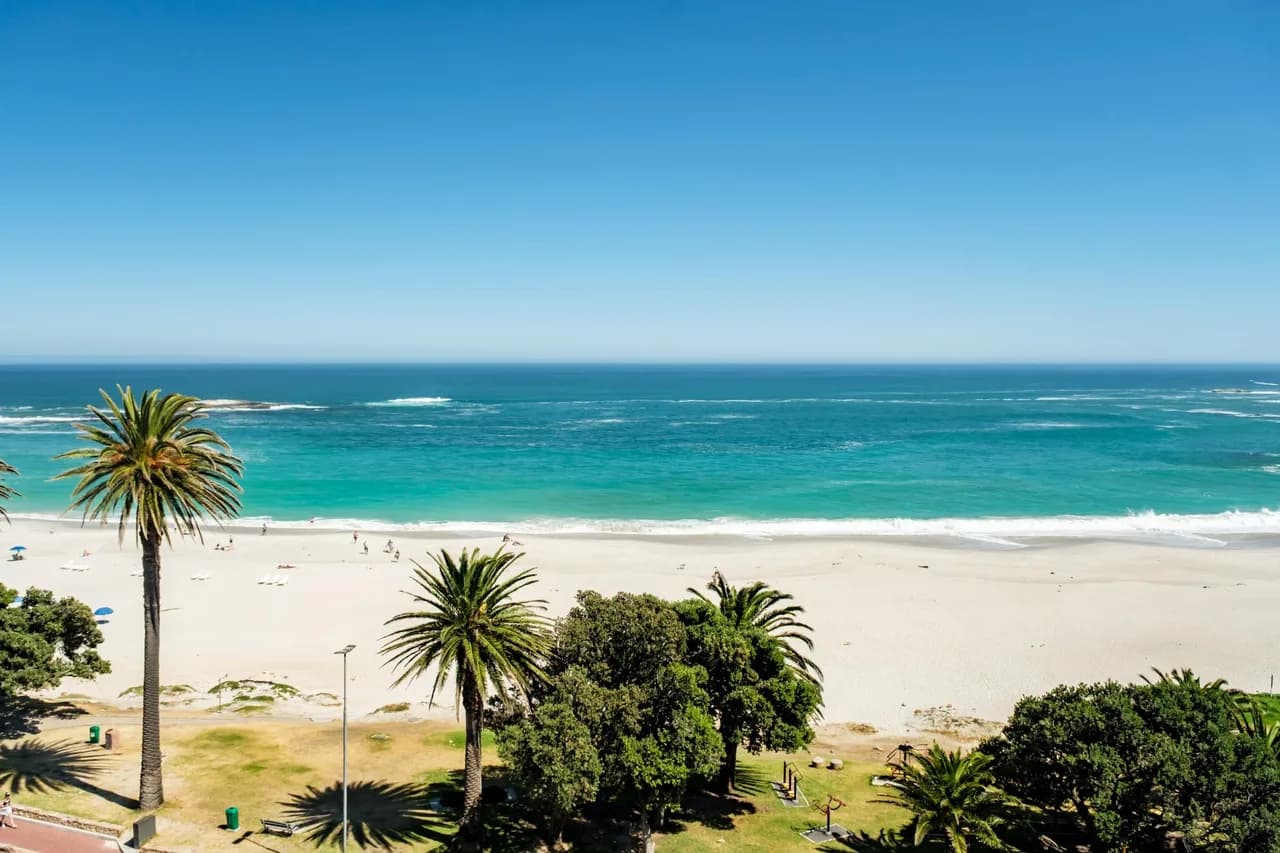 Beachside Two Bedroom Villa in Camps Bay, Foto 5