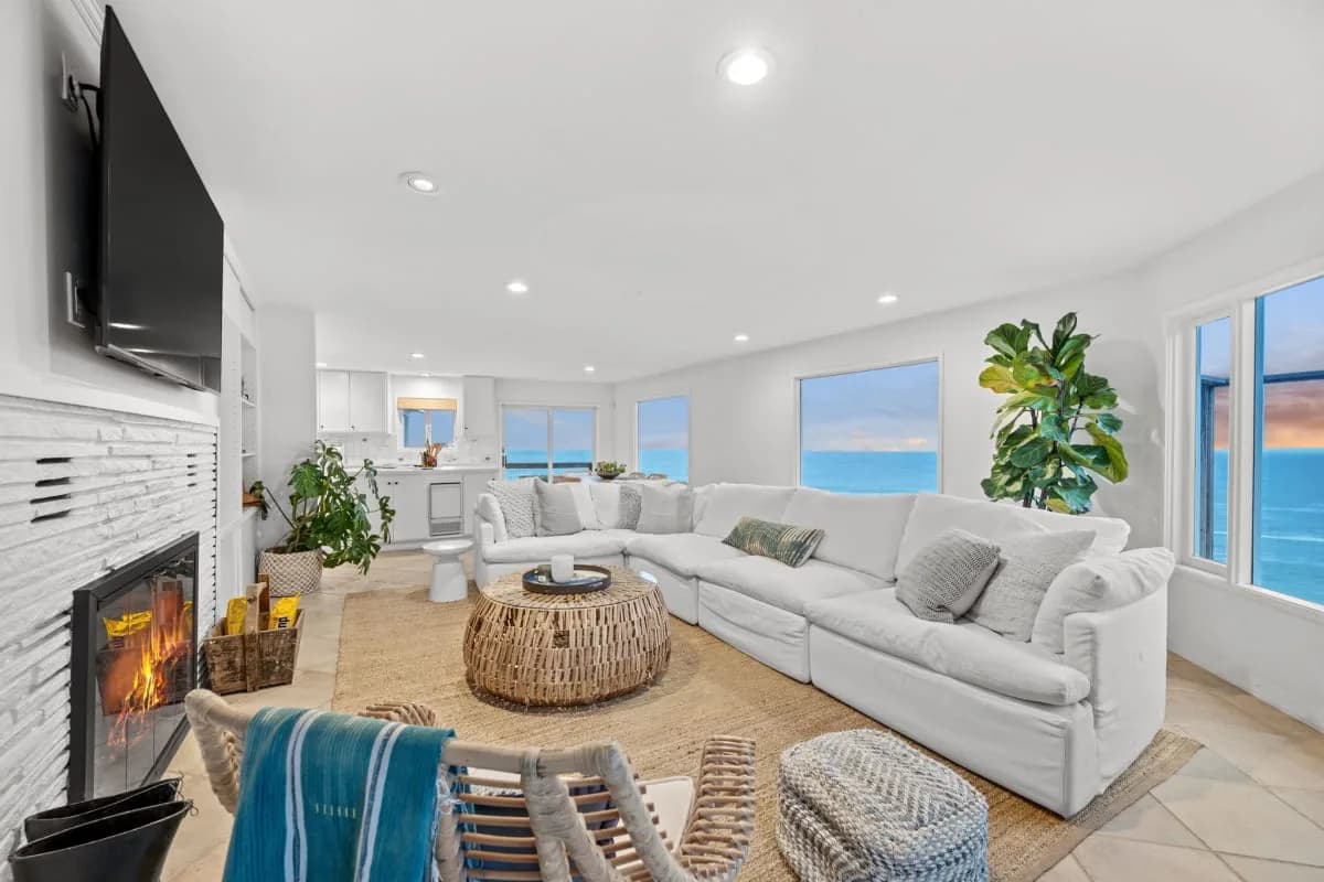 Oceanfront Home with 180° Views in Montara, California, foto 2