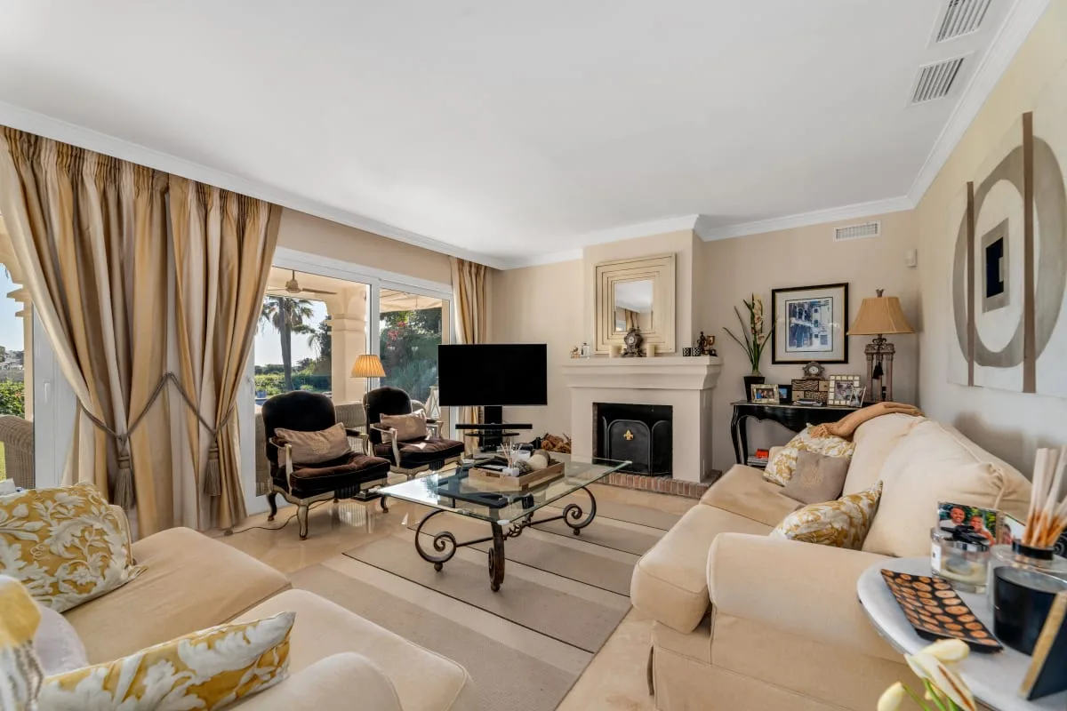Terrace-Style Four Bedroom Villa in Marbella photo 4