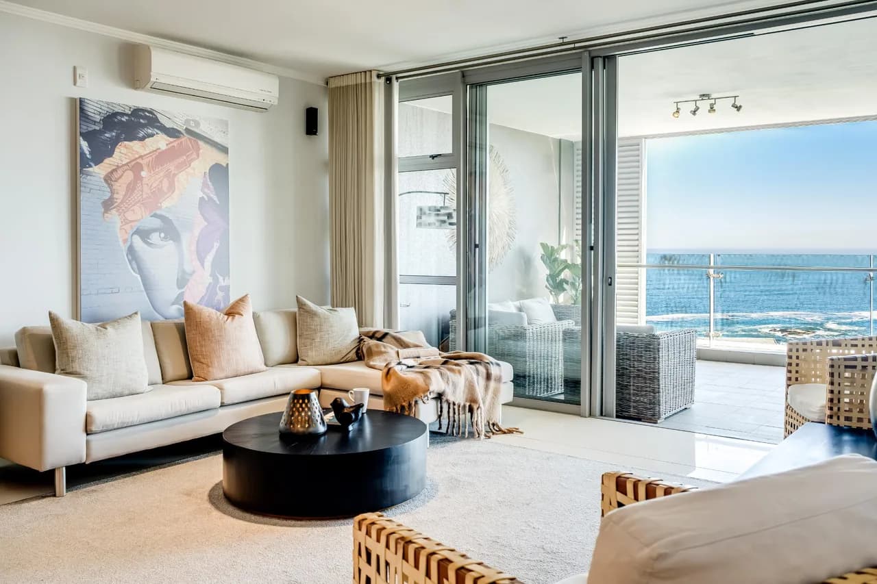 Artistic Sea View Three Bedroom Loft in Camps Bay, Foto 2