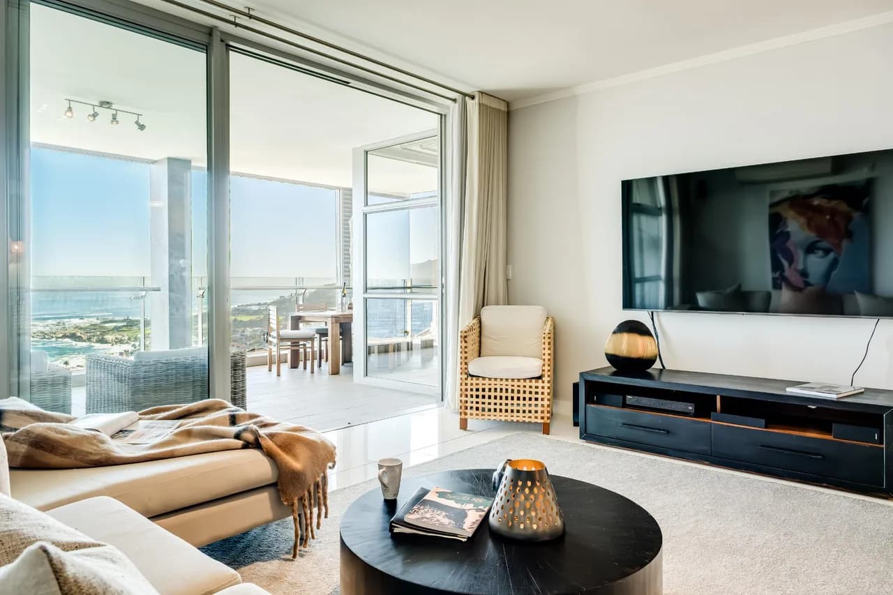 Artistic Sea View Three Bedroom Loft in Camps Bay, Foto 5