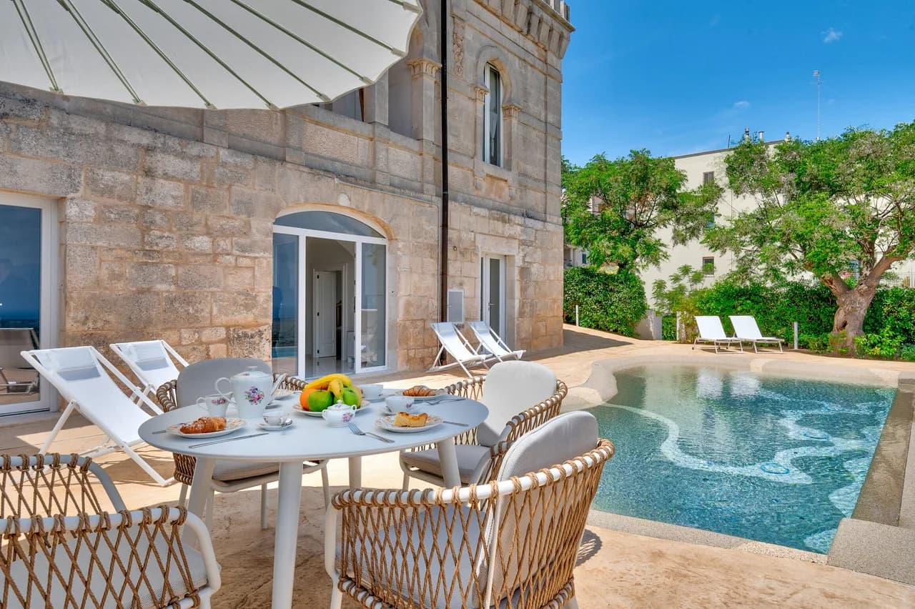 Villa de Tres Habitaciones con Vista Costera en Puglia, foto 2