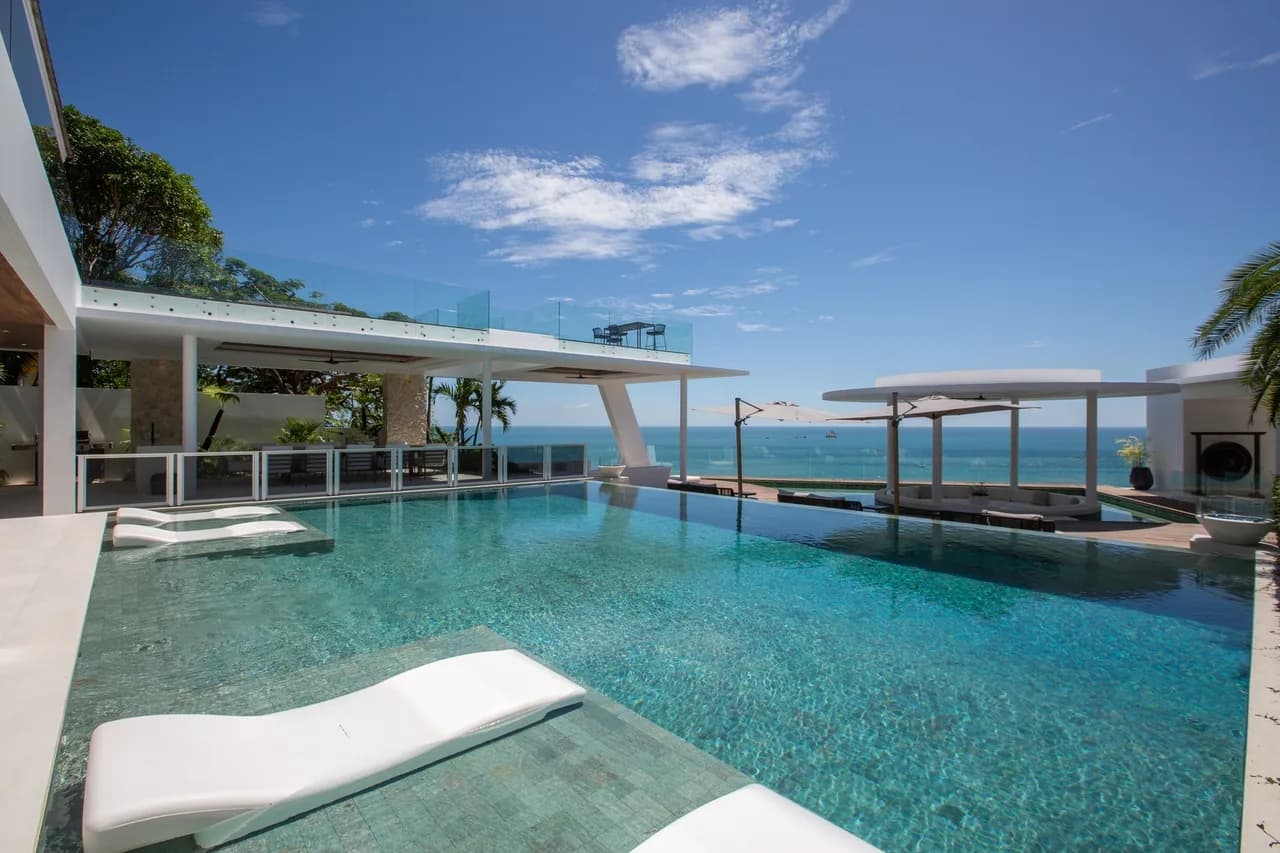 Full-Service Nine Bedroom Villa in Bo Put, foto 3