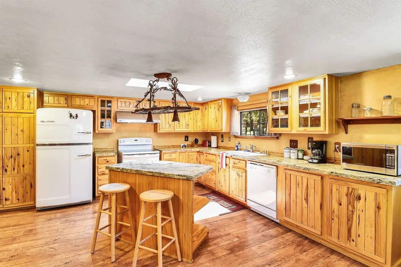 Retiro en Spring Valley | 5 Cabañas Históricas | Capacidad para 24 | Cerca del Gran Cañón y Flagstaff, foto 4