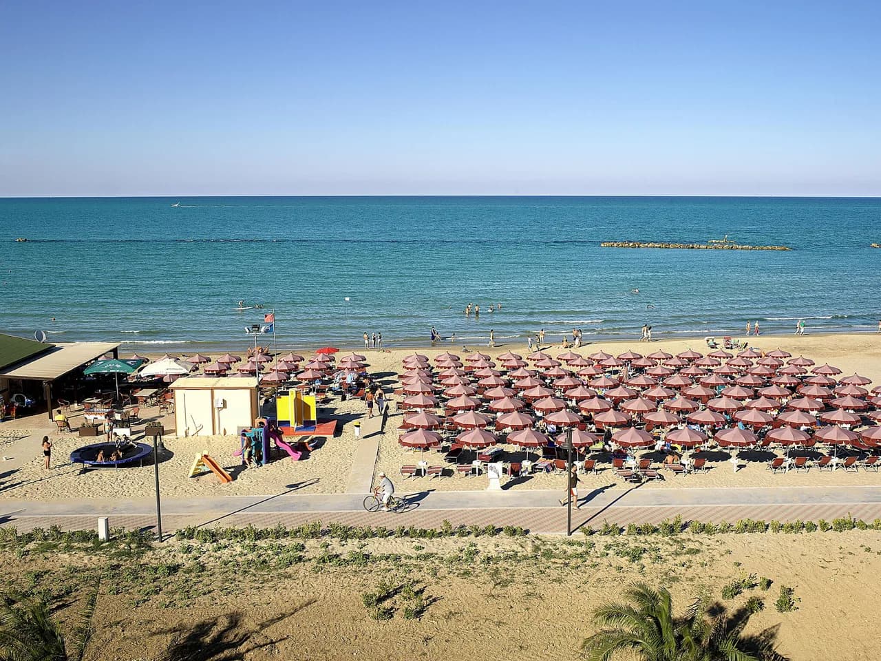 Residence Roseto, Pool, Seaview, Abruzzo - Casa Del Mar photo 3