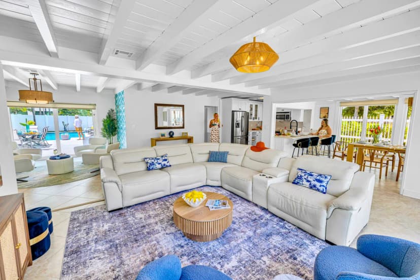 Steps to Beach Heated Pool Villa in Fort Lauderdale