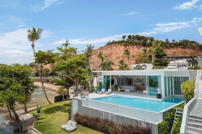 Beachfront Pool Villa in Koh Samui