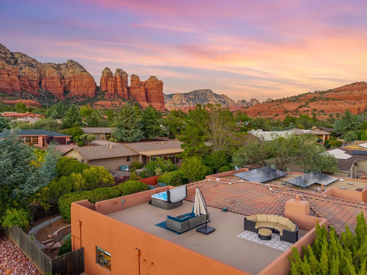 Rooftop Hot Tub & Epic Red Rock Views photo 3