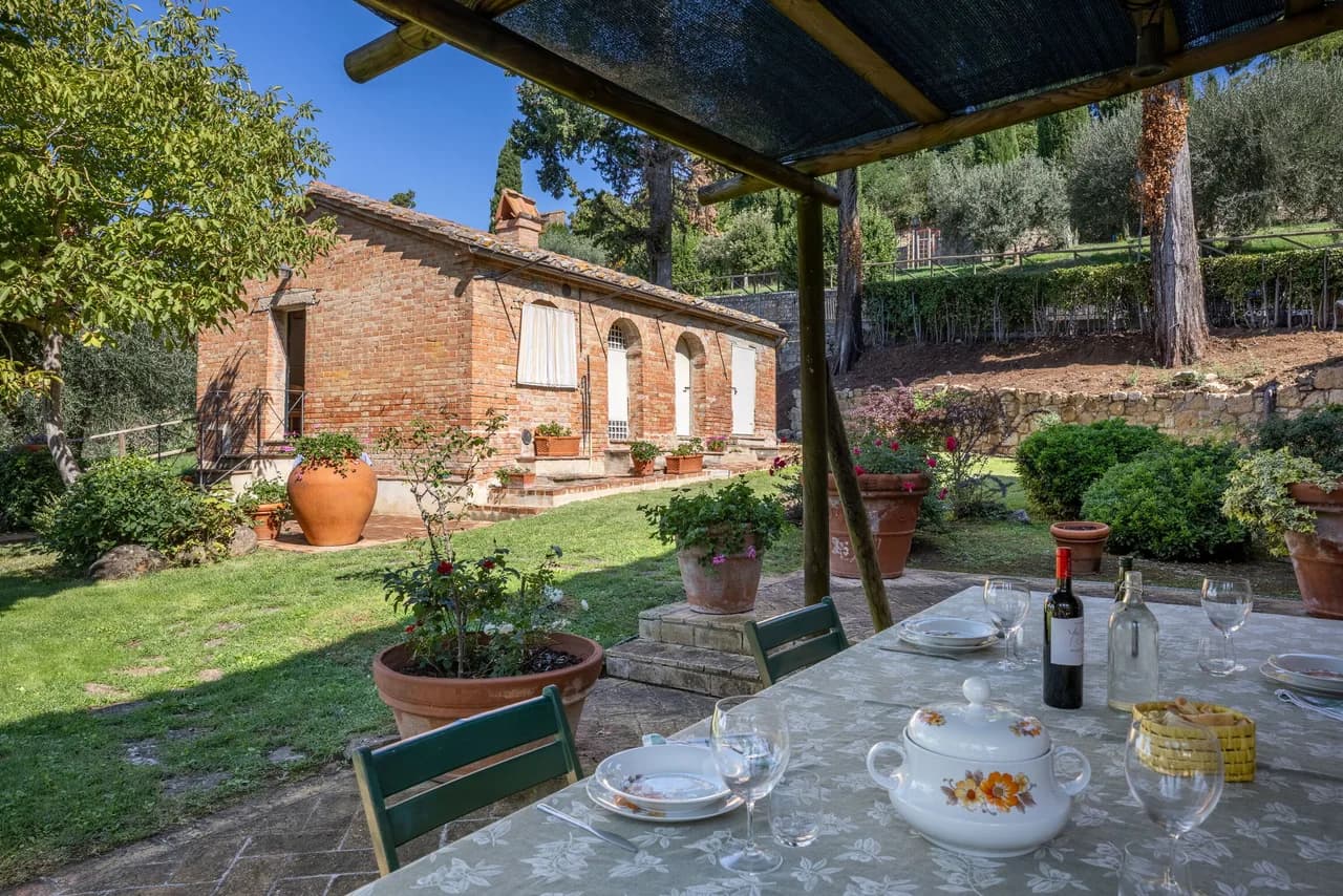 Rustic Retreat with Scenic Views in Tuscany photo 3