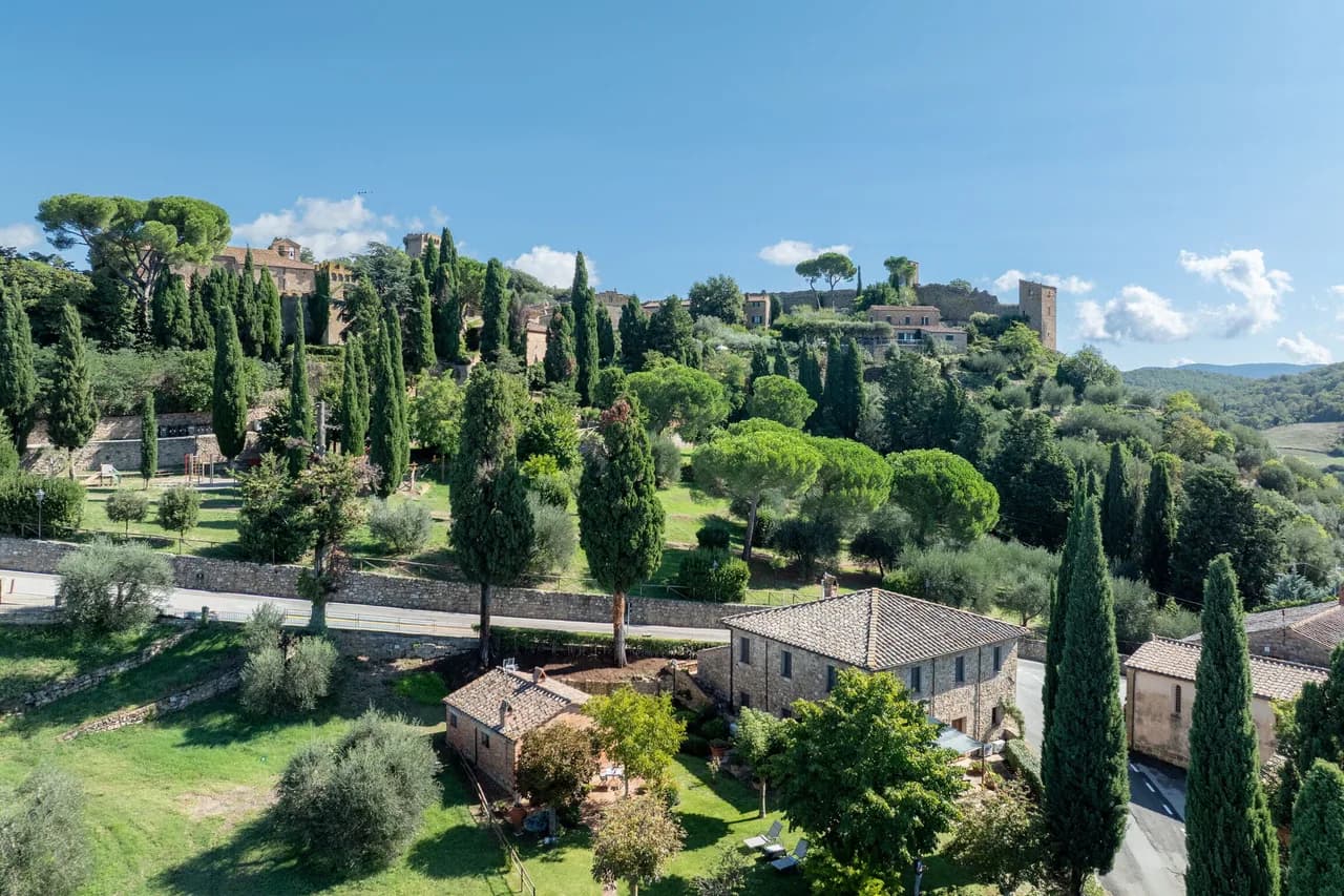 Rustic Retreat with Scenic Views in Tuscany photo 4