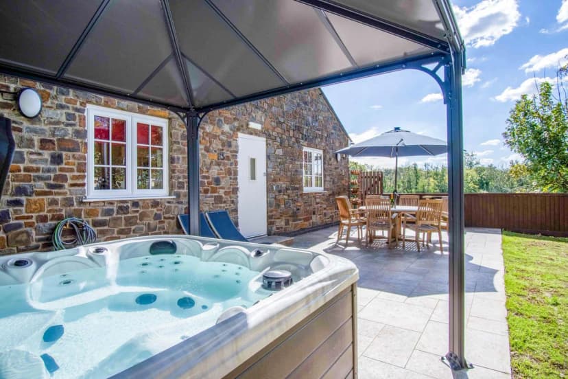 The Barn - 4 Bedroom - Tyn-Y-Coed Farm - Cardiff