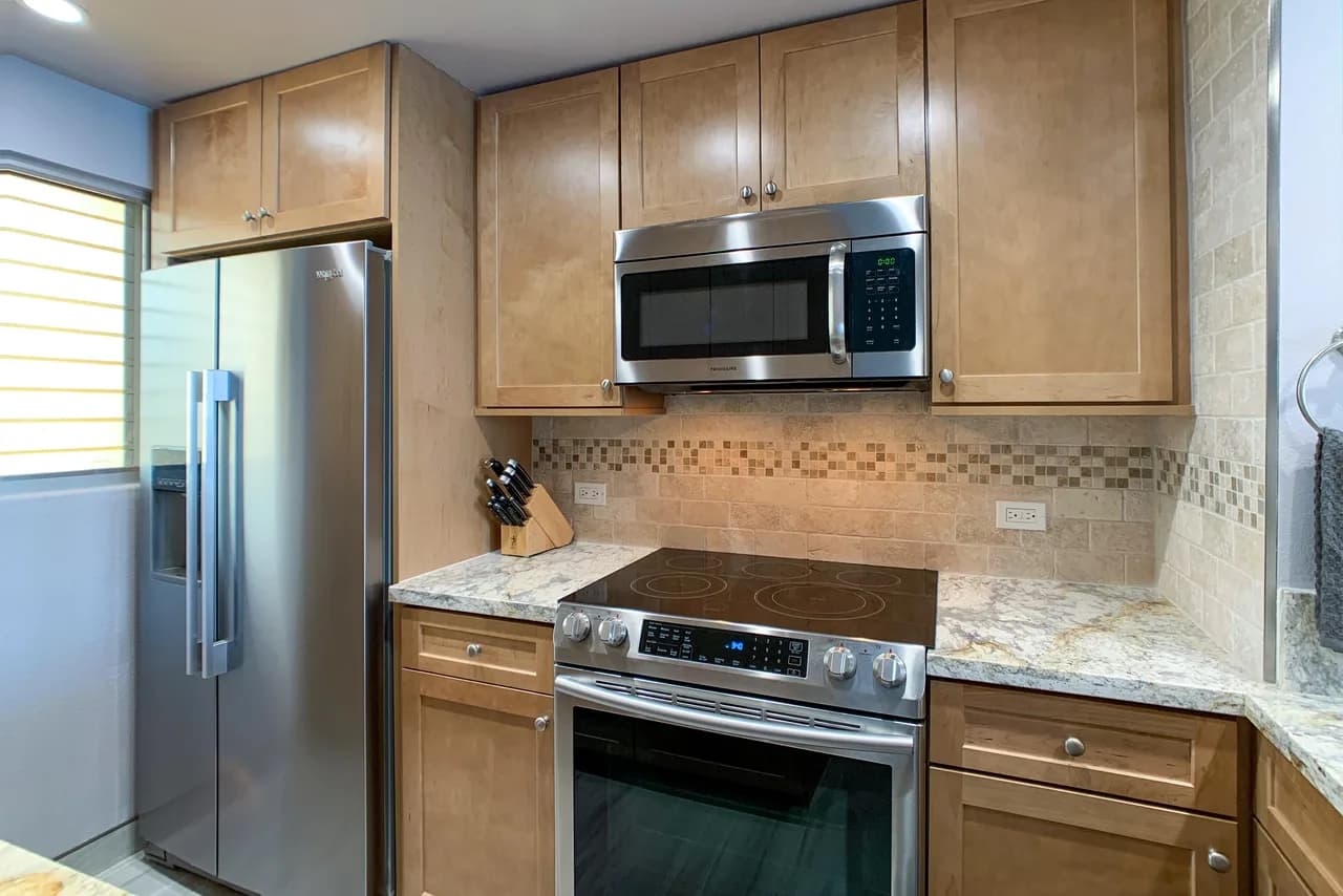 Royal Mauian 309 - Direct Ocean Front, Renovated, Seconds to the Beach, Split AC photo 3