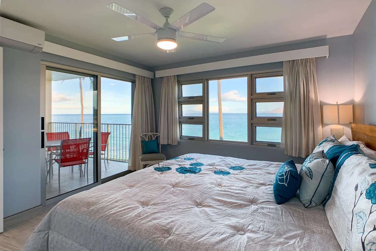 Royal Mauian 309 - Direct Ocean Front, Renovated, Seconds to the Beach, Split AC photo 4