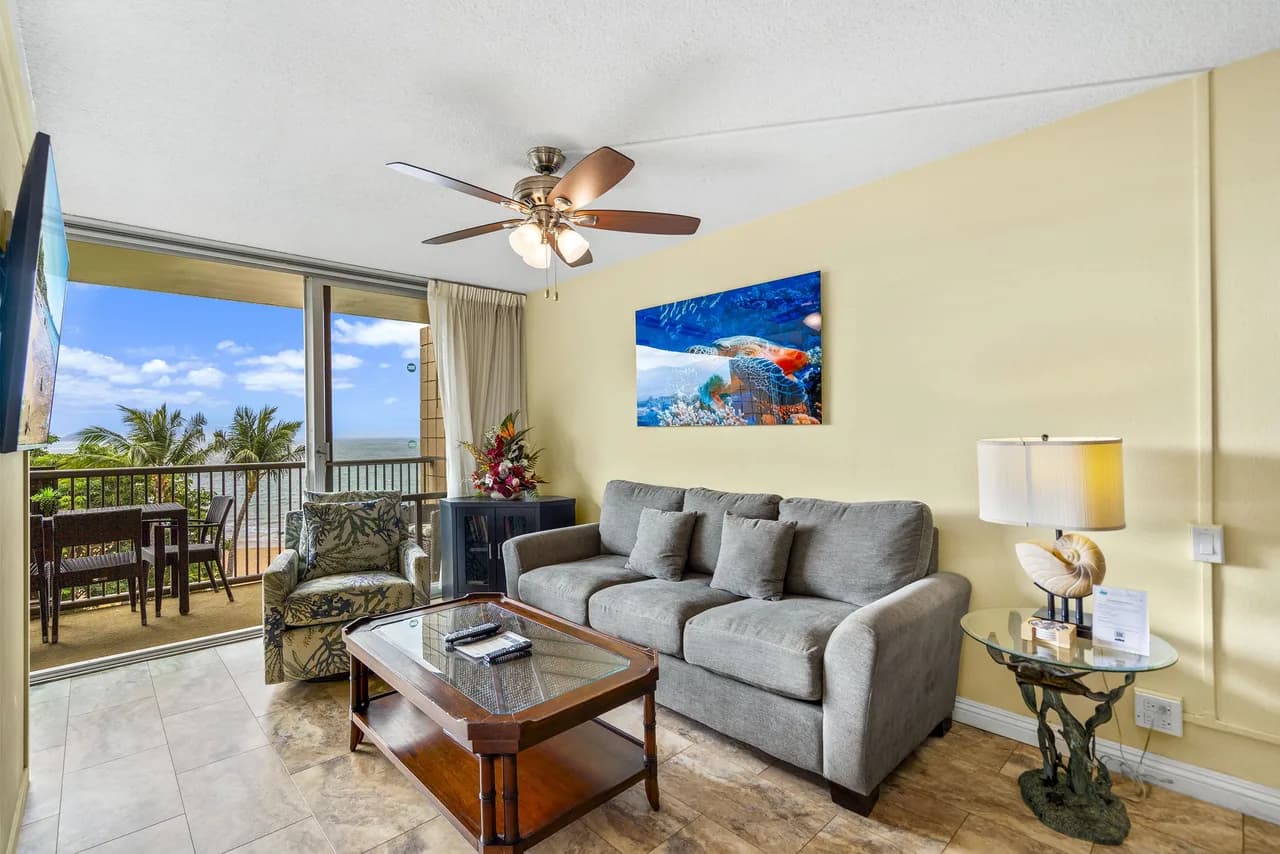 Mana Kai 410 - The Ultimate Maui Beach Condo Experience - Renovated - Split AC photo 2