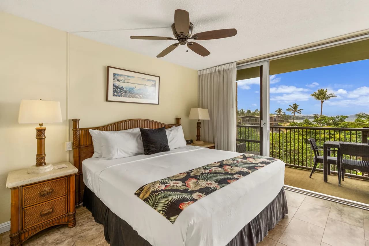 Mana Kai 410 - The Ultimate Maui Beach Condo Experience - Renovated - Split AC photo 3