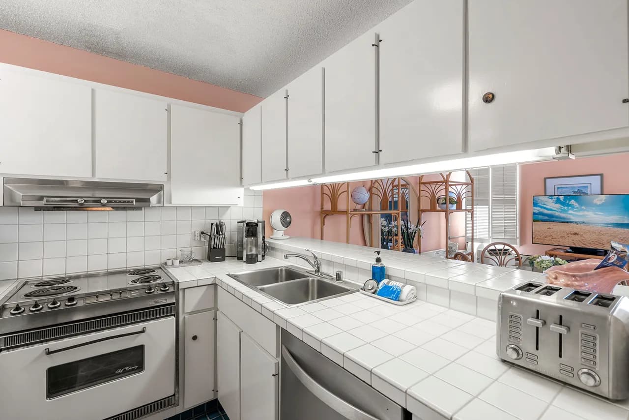 Wailea Ekahi 12D - Budget Friendly Ocean View Studio w/ Lanai, Kitchen, WD, & AC, Foto 4
