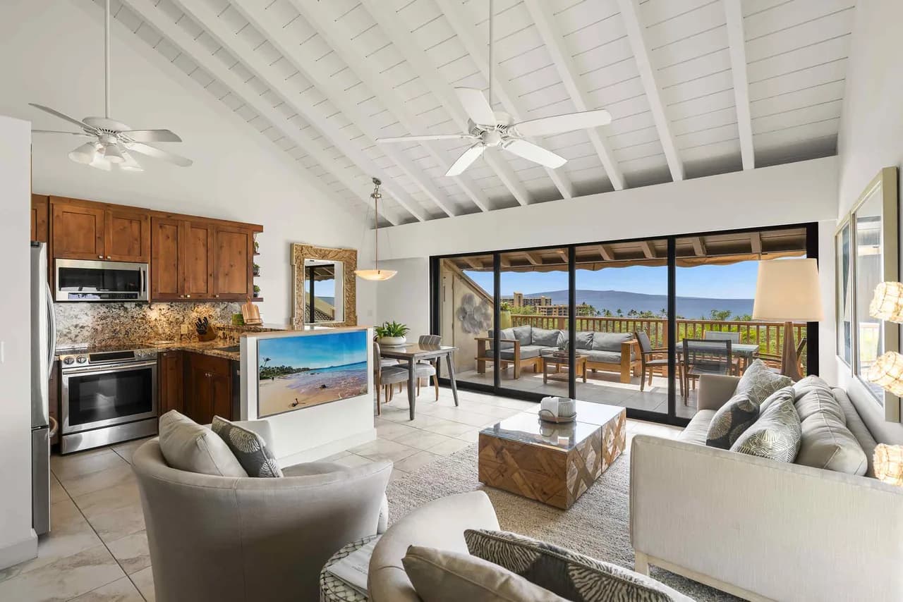 Maui Kamaole A-206 - Prime Location, Stunning Renovation, Large Lanai, Split AC! photo 2