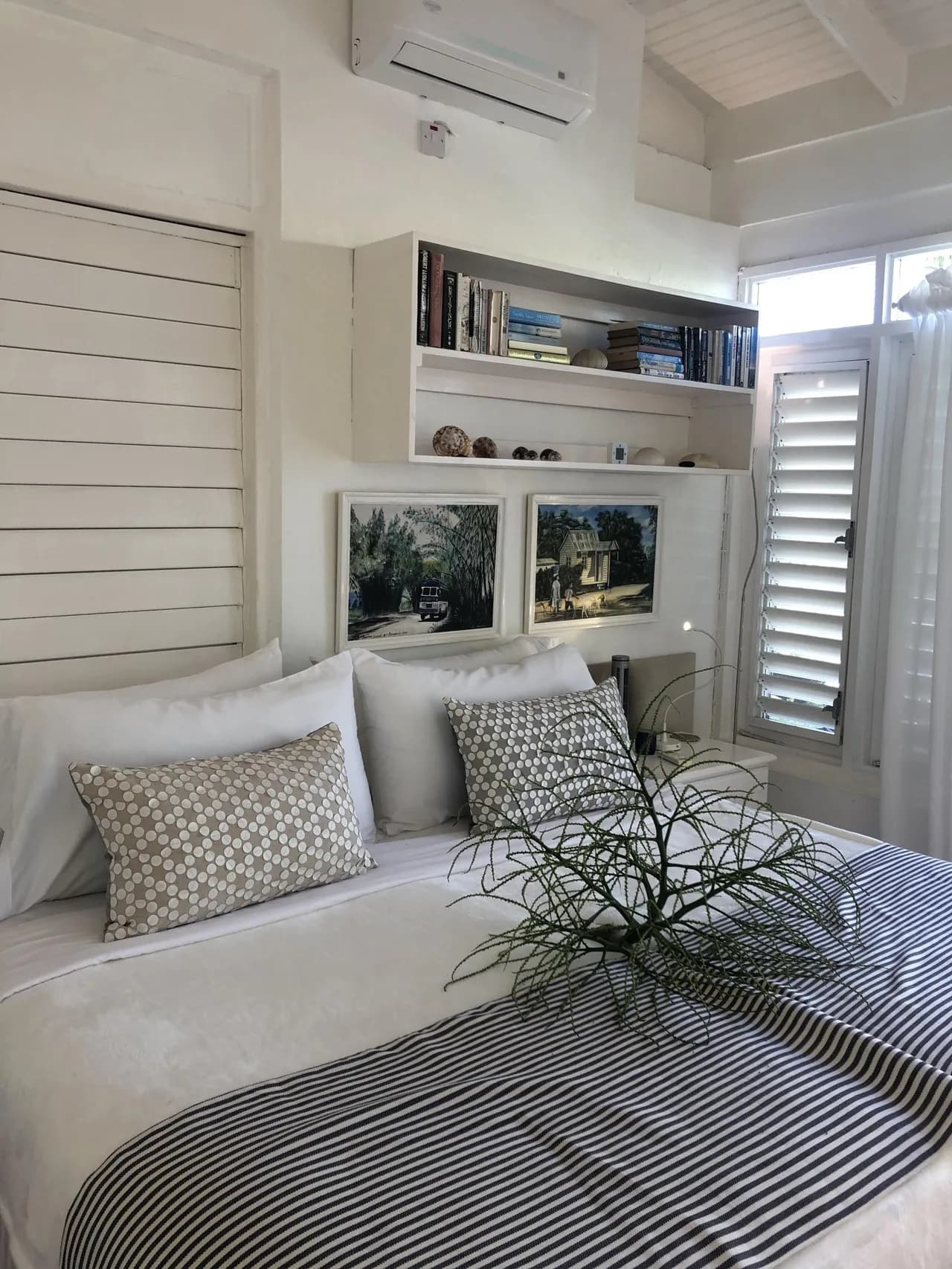 Adrift- 3BR Cozy Cottage in Gated Estate w/ Staff photo 5