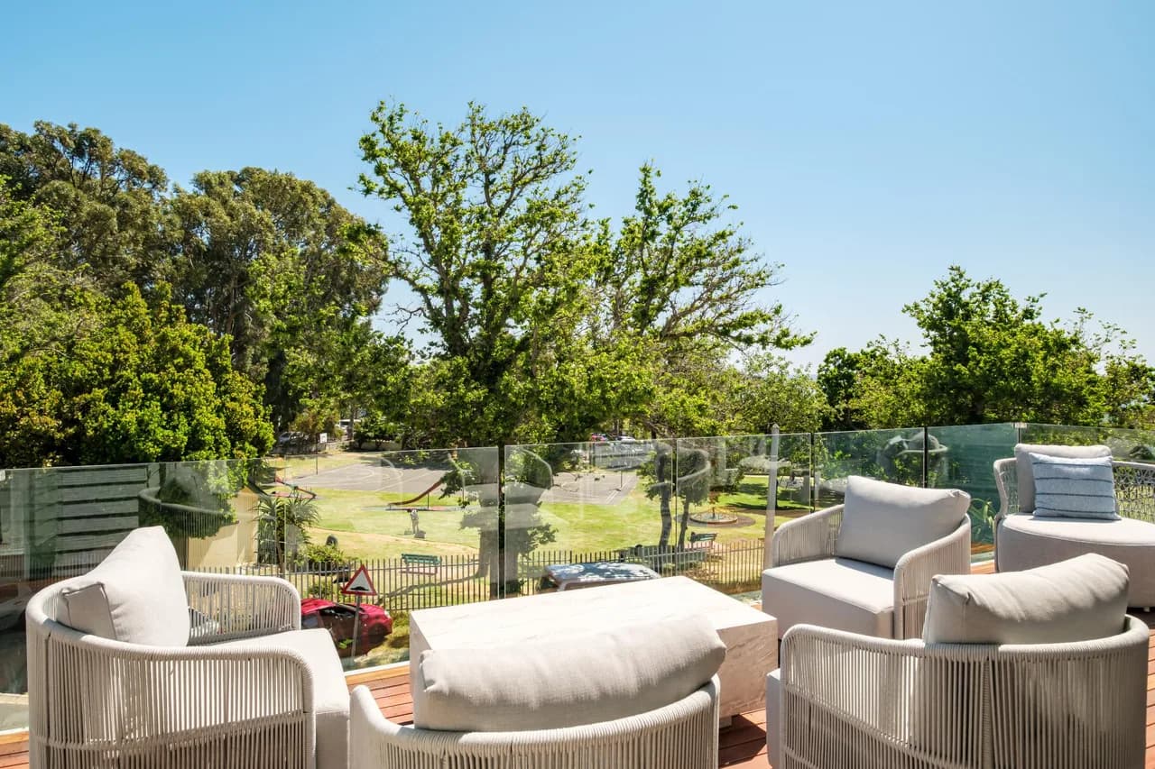 Beachfront Six Bedroom Villa in Camps Bay, Foto 4
