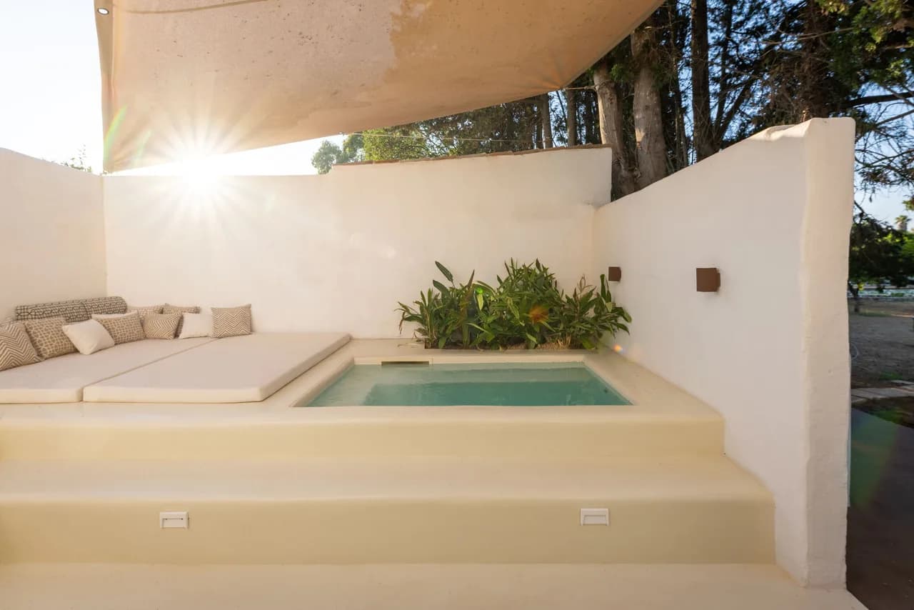 Historic Eight Bedroom Villa in Puglia photo 3