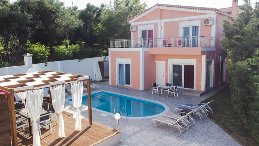 Beachside Three-Bedroom Villa in Corfu